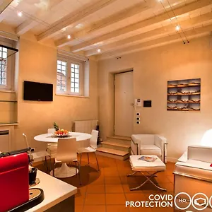 https://appartamento-cadrega-papaveri.hotelinveneto.com