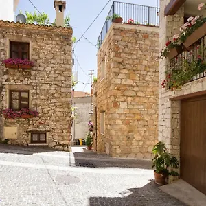 https://antiche-case-in-pietra.in-sardinia.net