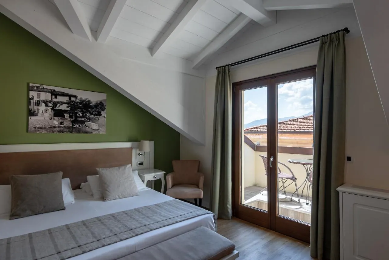 Hotel Garni Corona Menaggio 3*,  Olaszország