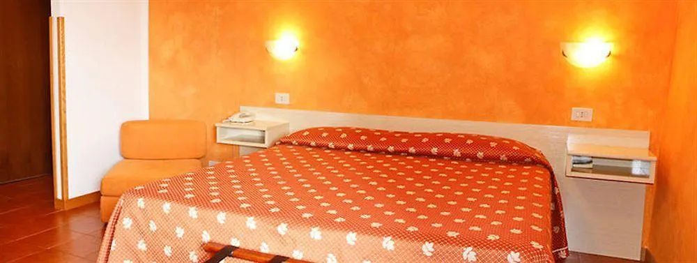 Hotel Garni Corona Menaggio 3*,